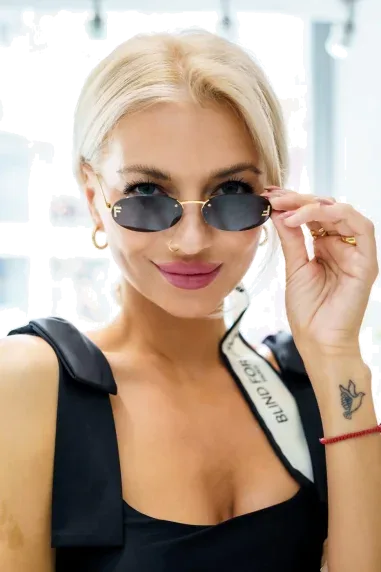 Lunettes de soleil First Fendi - Monture ovale métal — vue 9