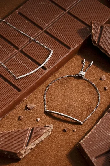 Collier APM Monaco ajustable arc serti en argent 925 — vue 3