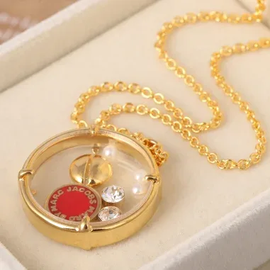 Collier Marc by Marc Jacobs - Disque Émail Rouge — vue 3