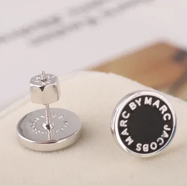 Boucles d'oreilles disque Marc by Marc Jacobs — vue 3