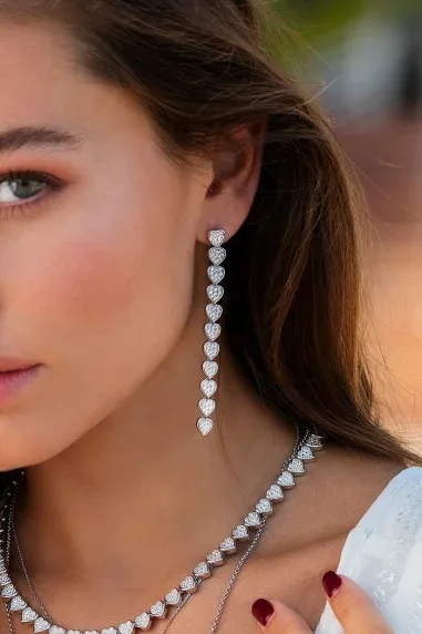 Boucles d'oreilles pendantes Cœur APM Monaco — vue 3