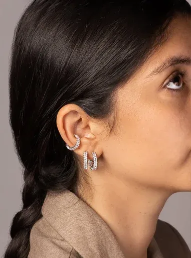 Boucle d'oreille cœur pavé de cristaux APM Monaco — vue 3