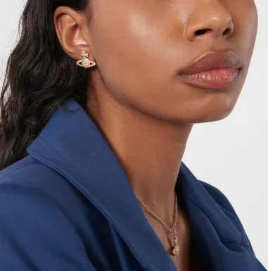Boucles d'oreilles Vivienne Westwood bas relief pavées de cristaux — vue 2