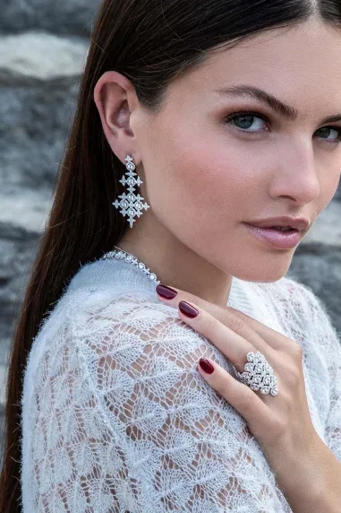 Boucles d'oreilles APM Monaco pavé météorites et cercles argent 925 — vue 2